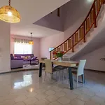Villa Butterfly House