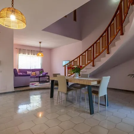 Villa Butterfly House