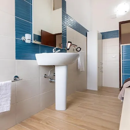 Butterfly House * Траппето