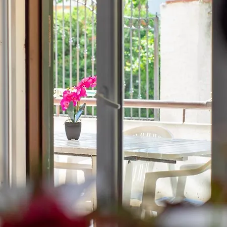 Butterfly House Вилла