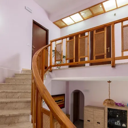 Butterfly House Вилла